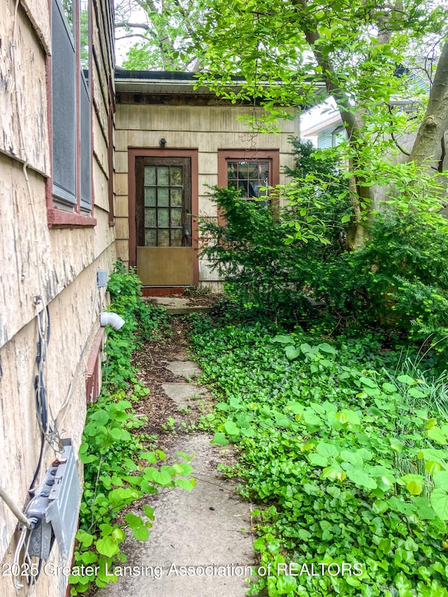 908 N Capitol Ave, Lansing, MI 48906 - view of exterior entry