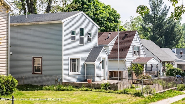 621 Ridgewood Ave, Lansing, MI 48910 - view of rear view of house