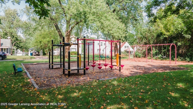 621 Ridgewood Ave, Lansing, MI 48910 - community play area with a yard