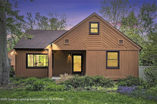 710 Gainsborough Dr, East Lansing, MI 48823 - view of front of property with a shingled roof