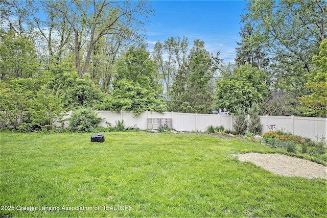 710 Gainsborough Dr, East Lansing, MI 48823 - view of yard