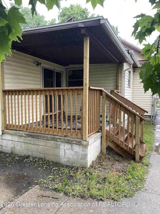 1846 Davis Ave, Lansing, MI 48910 - view of wooden deck