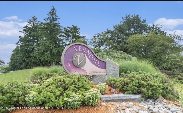 1046 Grenoble Ln Unit D, Lansing, MI 48917