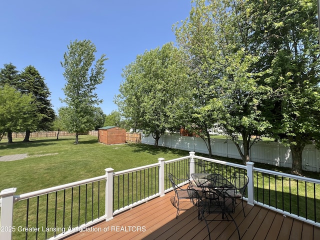 703 Hastay Blvd, Eaton Rapids, MI 48827 - deck featuring outdoor dining area