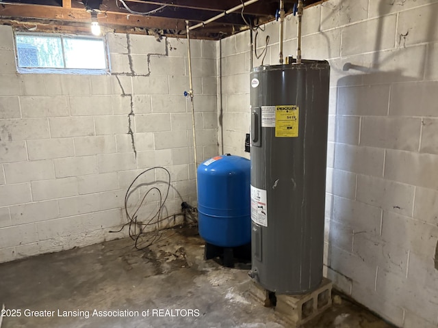 4684 Sherman Rd, Charlotte, MI 48813 - utilities with water heater
