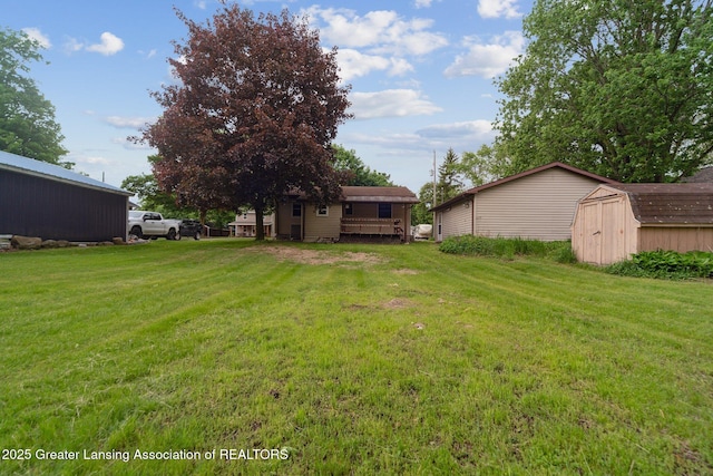 445 S Oak St, Maple Rapids, MI 48853 - view of grassy yard