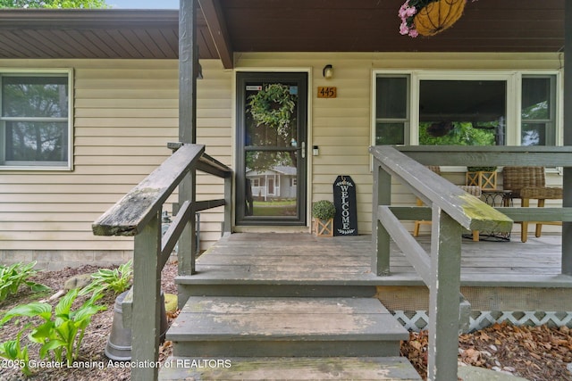 445 S Oak St, Maple Rapids, MI 48853 - entrance to property featuring a porch