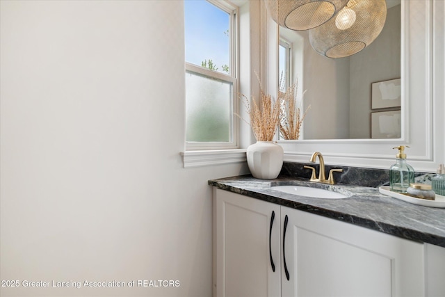 16851 Meadowbrook Dr, Haslett, MI 48840 - bathroom with vanity