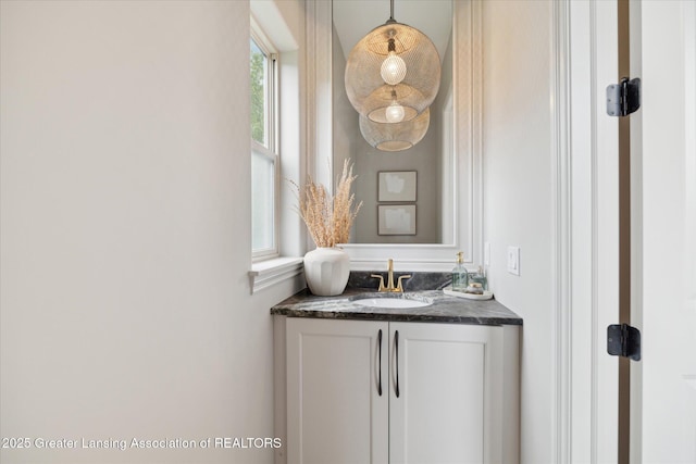 16851 Meadowbrook Dr, Haslett, MI 48840 - bathroom with vanity