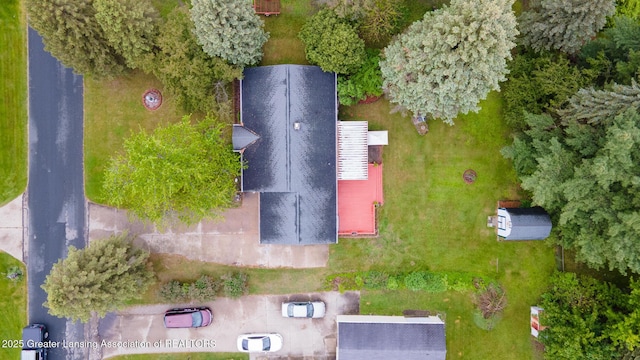 15157 Chetwyn Dr, Lansing, MI 48906 - drone / aerial view