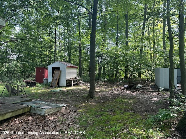1364 James St, Harrison, MI 48625 - view of yard