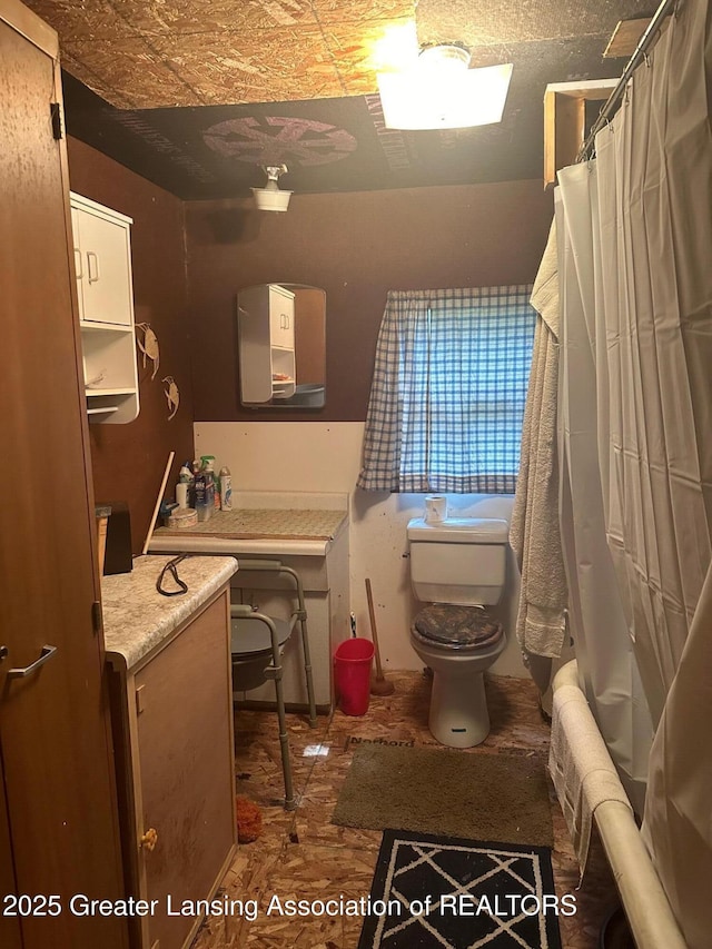 1364 James St, Harrison, MI 48625 - full bath featuring toilet and shower / tub combo