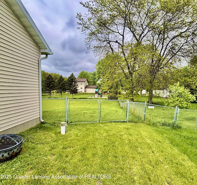 405 N Iris Ln, Laingsburg, MI 48848 - view of yard