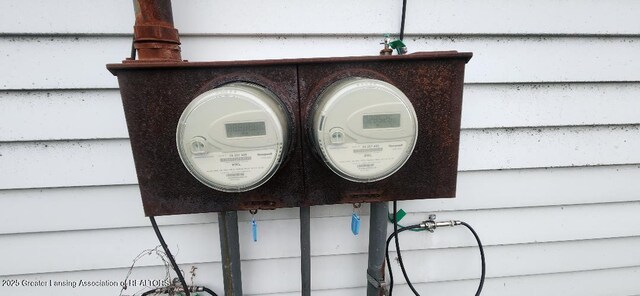 6622 Aurelius Rd, Lansing, MI 48911 - exterior view of electric meter