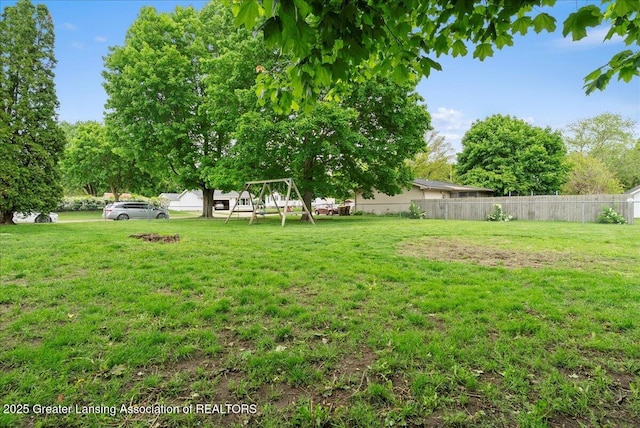 407 Kearney St, Portland, MI 48875 - view of yard