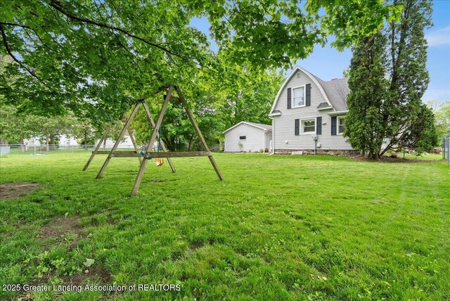 407 Kearney St, Portland, MI 48875 - view of yard