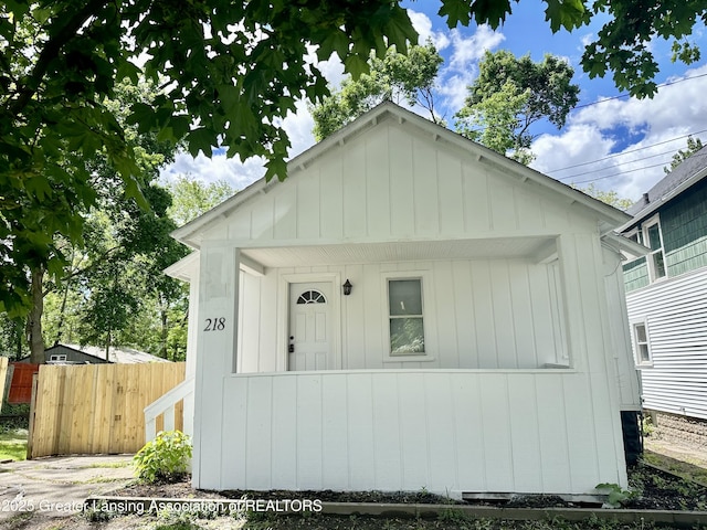 218 S Hayford Ave, Lansing, MI 48912 - view of bungalow-style home