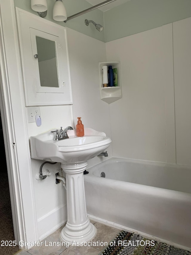 575 Brookland Blvd, Lansing, MI 48910 - bathroom featuring shower / bath combination