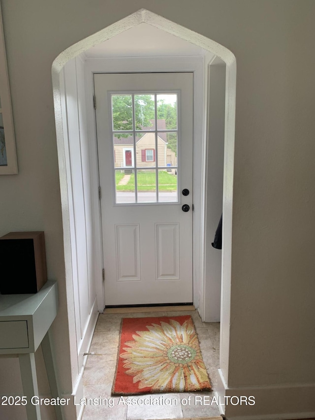 575 Brookland Blvd, Lansing, MI 48910 - view of entryway