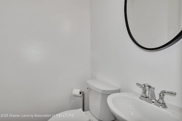 350 Kensington Rd, East Lansing, MI 48823 - bathroom featuring a sink and toilet