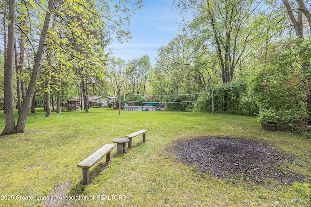8450 Pineview Lake Dr, Linden, MI 48451 - view of community featuring a lawn