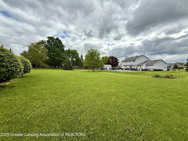 1512 Lindy Dr, Lansing, MI 48917 - view of yard