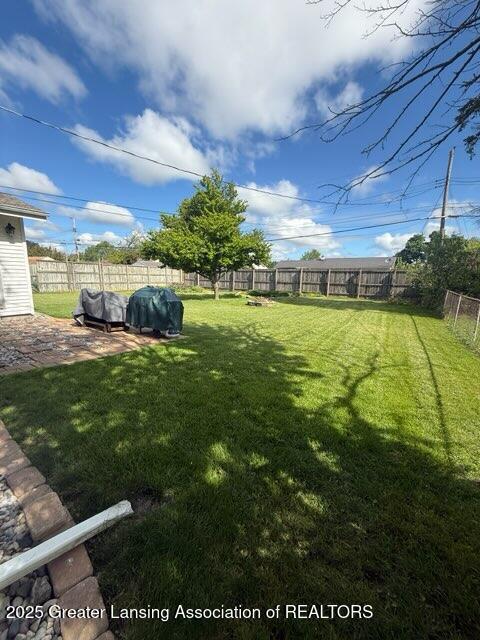 4412 Darron Dr, Lansing, MI 48917 - view of yard