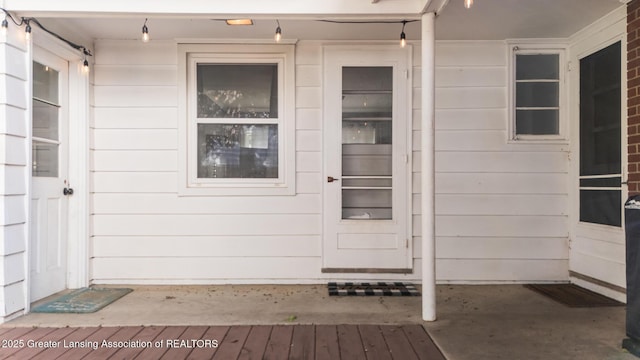 415 W Lawrence Ave, Charlotte, MI 48813 - view of entrance to property