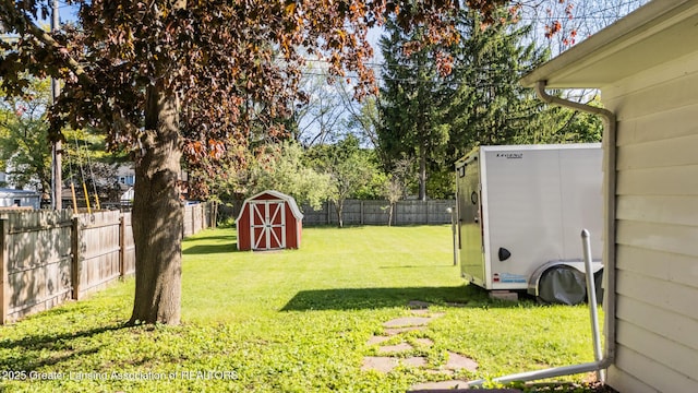 415 W Lawrence Ave, Charlotte, MI 48813 - view of yard