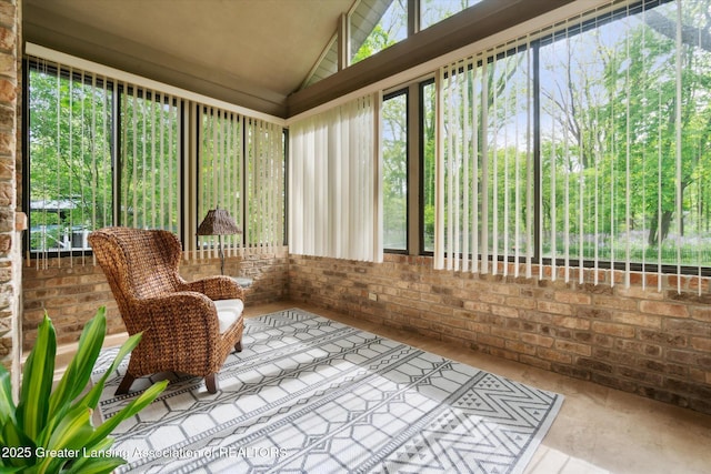 12728 Oneida Woods Trl, Grand Ledge, MI 48837 - sunroom featuring vaulted ceiling