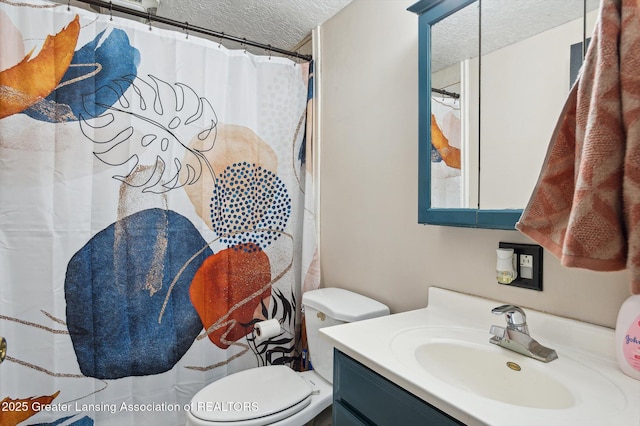 4622 Burchfield Ave, Lansing, MI 48910 - bathroom featuring a textured ceiling, toilet, vanity, and a shower with curtain