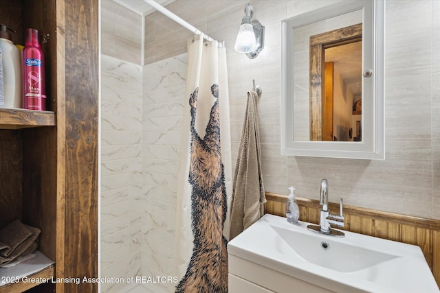 10470 Barnes Hwy, Eaton Rapids, MI 48827 - full bath with vanity and a tile shower