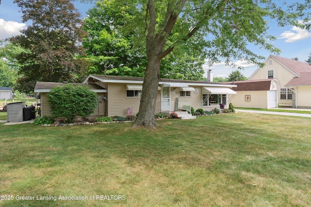 4951 Shore Ln, Perrinton, MI 48871 - view of front of property featuring a front yard