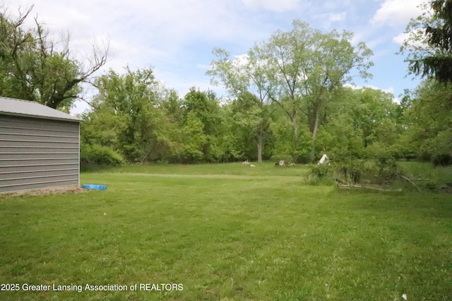 5413 S Waverly Rd, Lansing, MI 48911 - view of green lawn