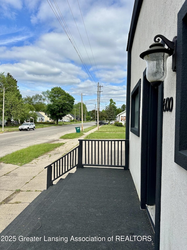 600 E Cavanaugh Rd, Lansing, MI 48910 - view of porch