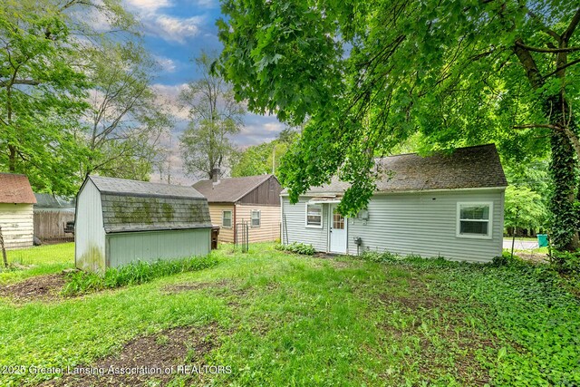 1208 Victor Ave, Lansing, MI 48911