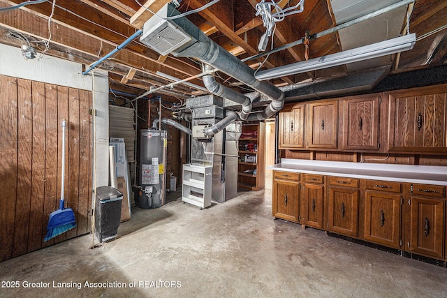 18762 Woodland St, Harper Woods, MI 48225 - unfinished below grade area featuring gas water heater
