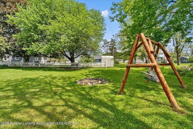 424 N Morrice Rd, Morrice, MI 48857 - view of yard featuring an outdoor structure