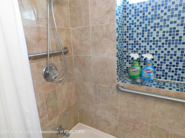 1305 May St, Lansing, MI 48906 - bathroom with tiled shower