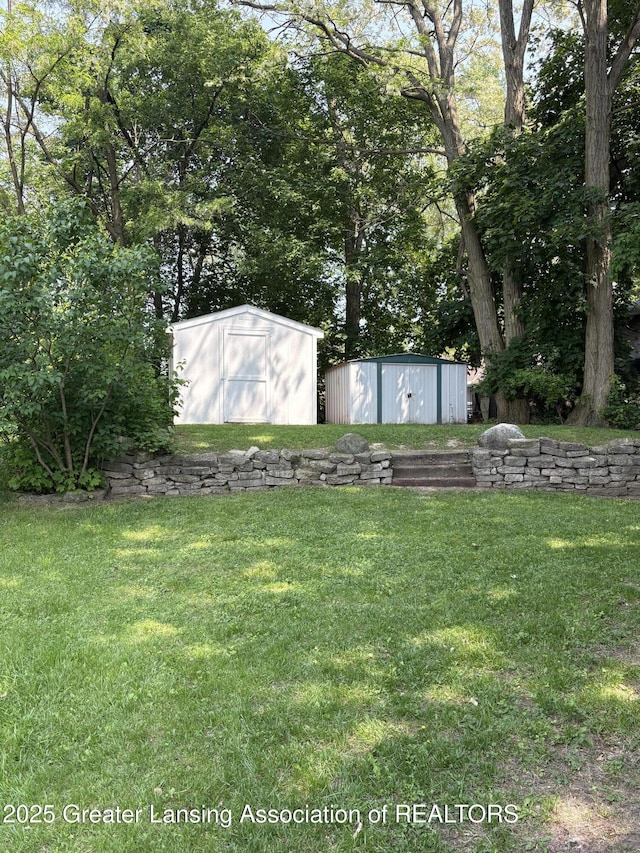1524 Roseneath Ave, Lansing, MI 48915 - view of grassy yard