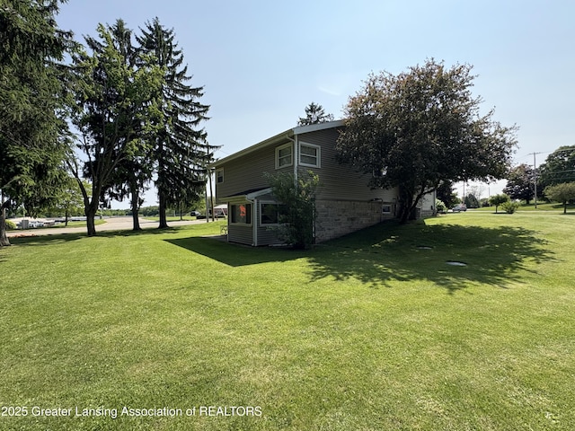 1064 W Shepherd St, Charlotte, MI 48813 - view of grassy yard