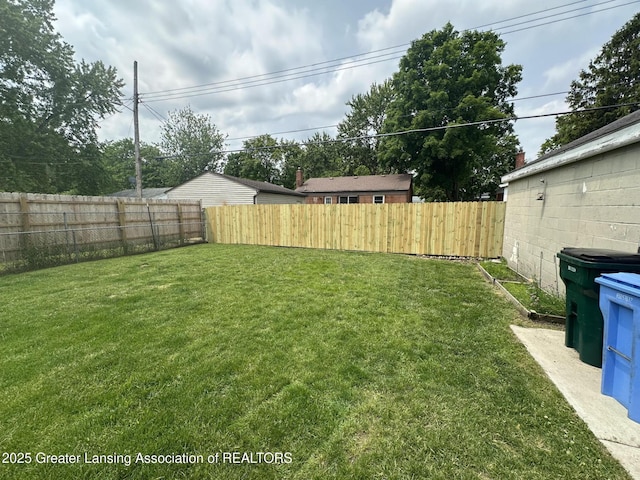 2107 Westbury Rd, Lansing, MI 48906 - view of yard