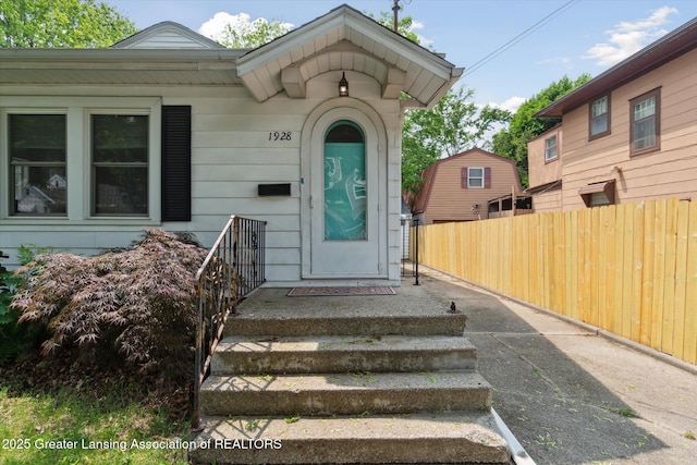 1928 Teel Ave, Lansing, MI 48910 - view of property entrance