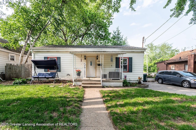 522 W Hodge Ave, Lansing, MI 48910 - bungalow-style house with covered porch
