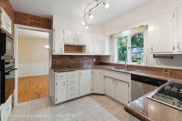 2932 Crestwood Dr, East Lansing, MI 48823 - photo 11
