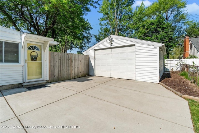 1727 Springfield Ln, Lansing, MI 48912 - detached garage with concrete driveway