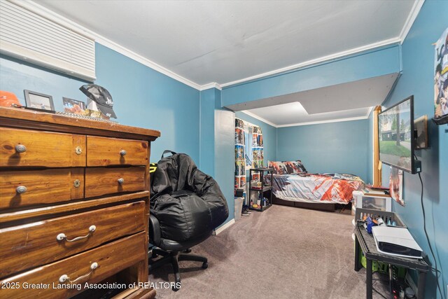 925 Summit St, Owosso, MI 48867 - bedroom featuring carpet flooring and ornamental molding