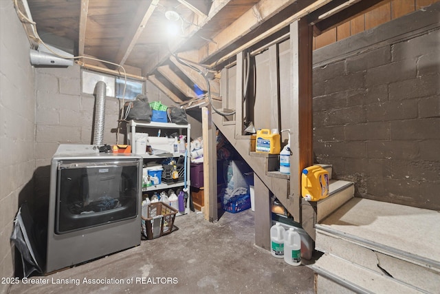 925 Summit St, Owosso, MI 48867 - unfinished basement with washer / clothes dryer