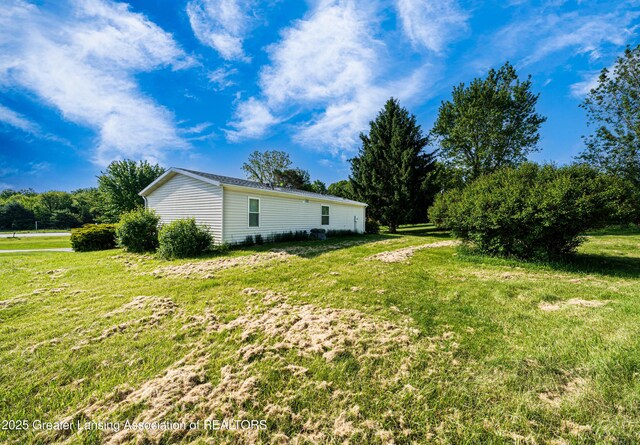 1200 S Michigan Rd, Eaton Rapids, MI 48827 - view of grassy yard