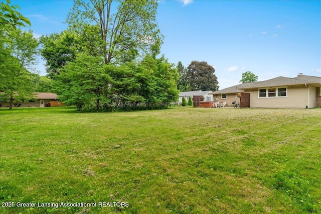 5195 E Brookfield Dr, East Lansing, MI 48823 - view of grassy yard